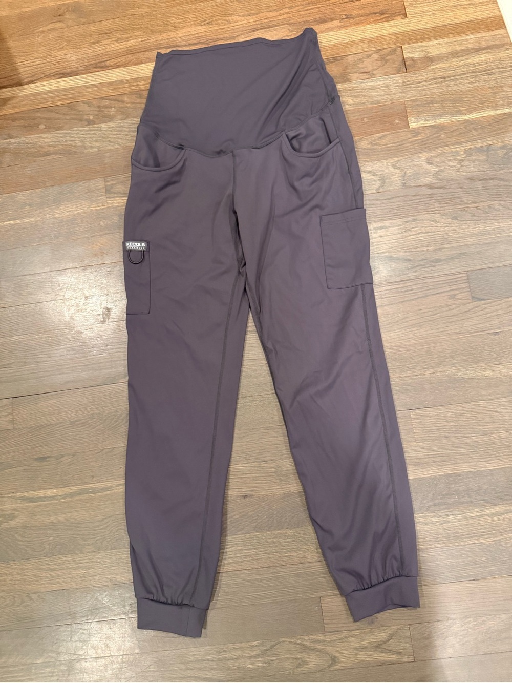 High-Rise Grey Cargo Jogger Scrubs size Medium